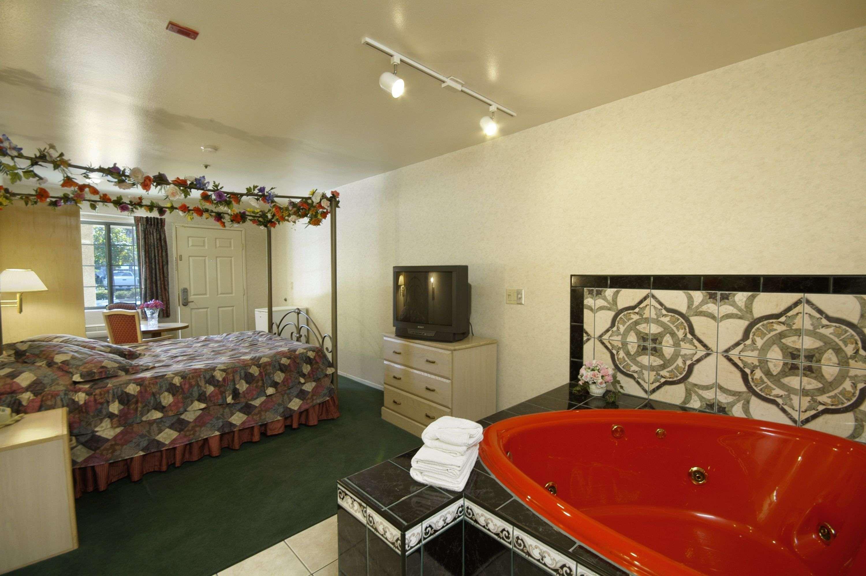 Hotel Days By Wyndham Tyler Mall