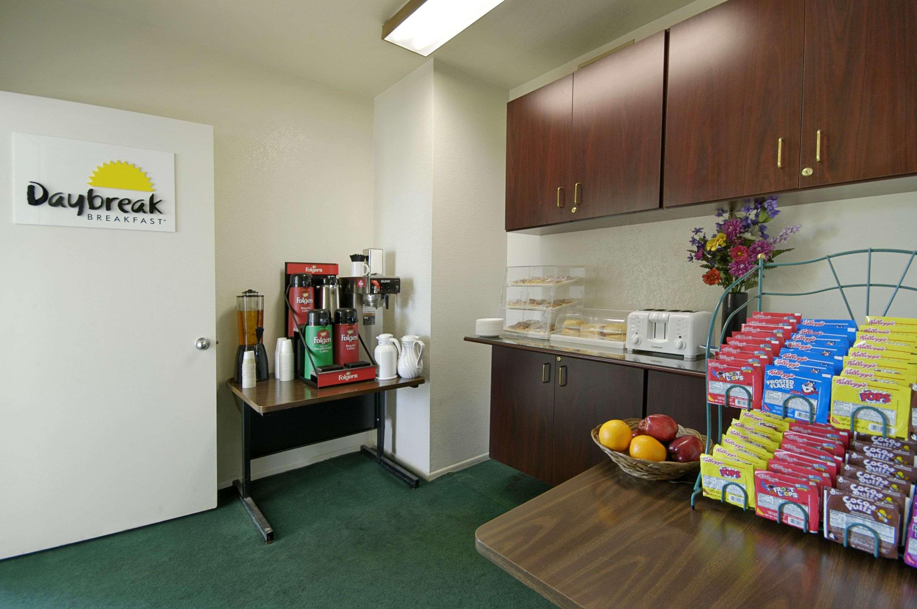Hotel Days By Wyndham Tyler Mall Riverside